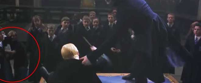 Harry&#x20;Potter&#x20;and&#x20;the&#x20;Chamber&#x20;of&#x20;Secrets&#x20;visible&#x20;cameraman