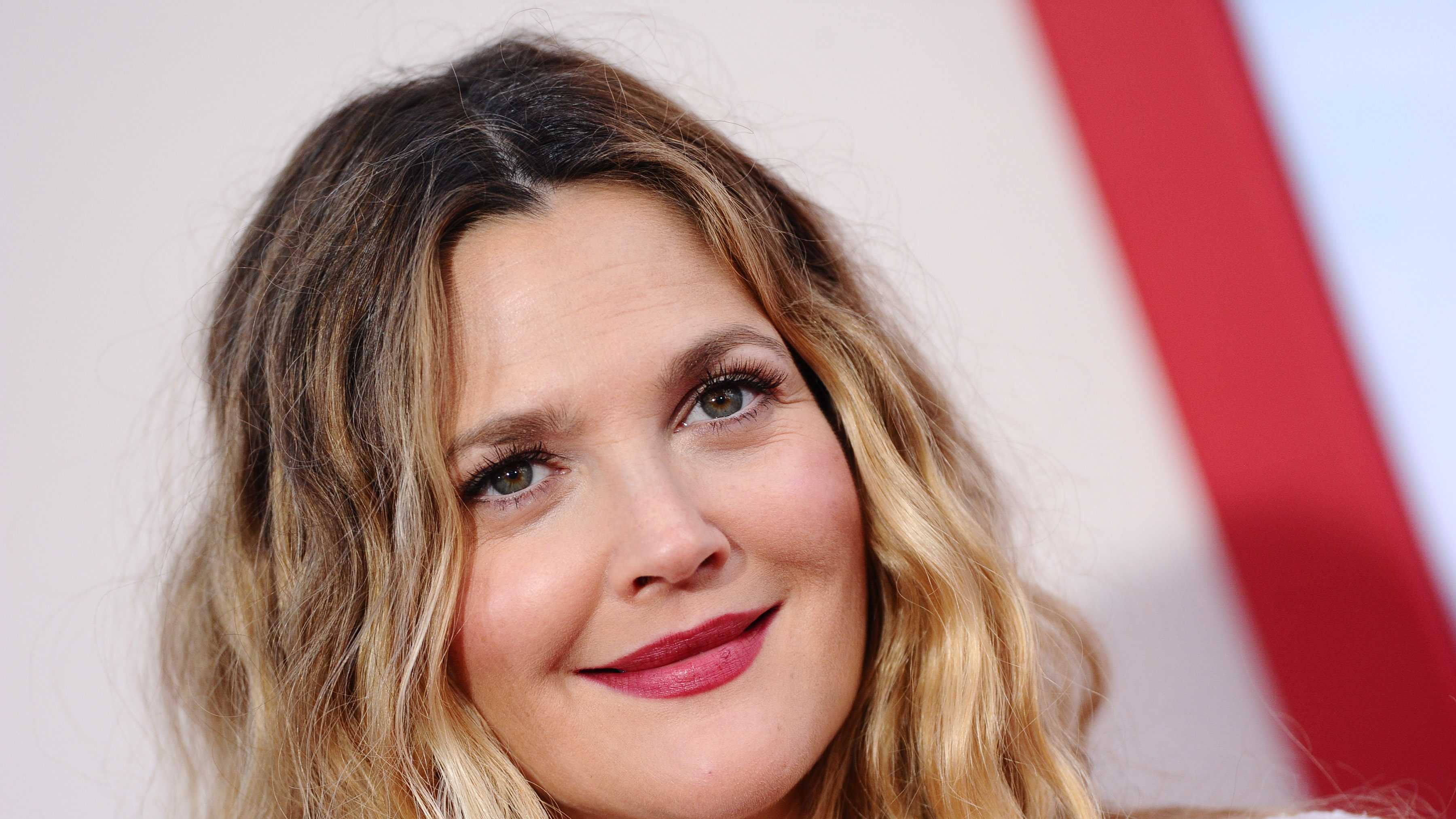 Drew Barrymore postpones her show's new season until after strike - Vimarsana News