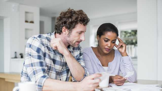 Inflation has many people living paycheck to paycheck. Here's how some banks are responding - Vimarsana News