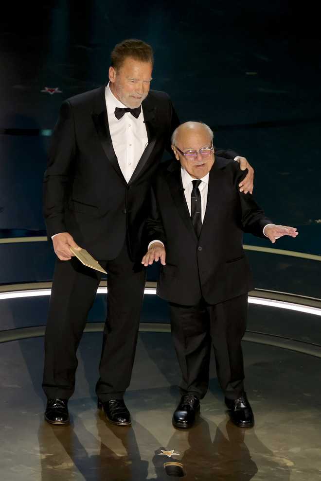 'Twins' stars Arnold Schwarzenegger and Danny DeVito have surprise ...