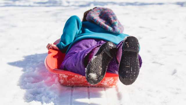 10 Best Snow Sleds for Winter 2022 - Vimarsana News