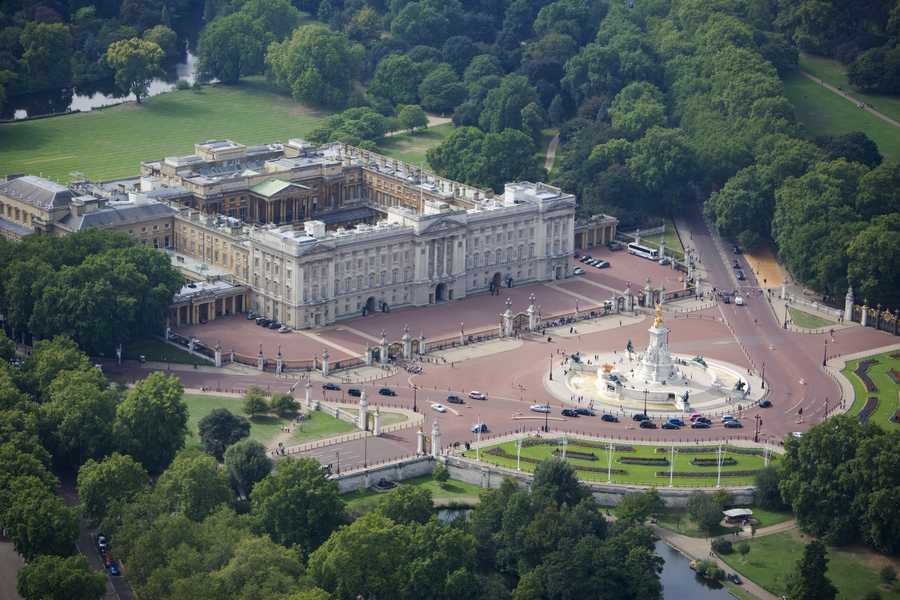 Buckingham Palace Most Expensive House-Veranda buckingham palace most expensive house veranda