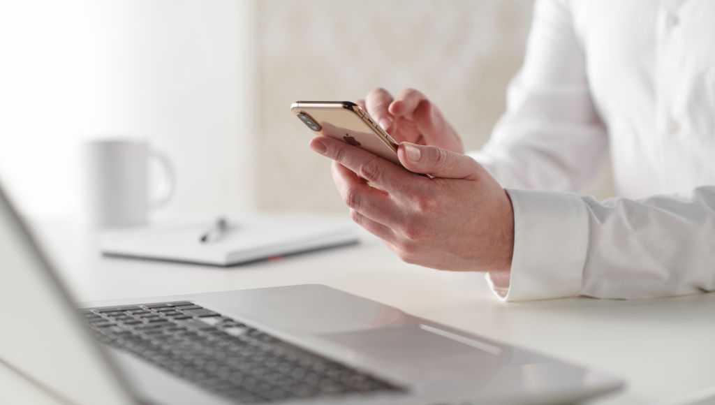 Does my employer have to say if a coworker has coronavirus?