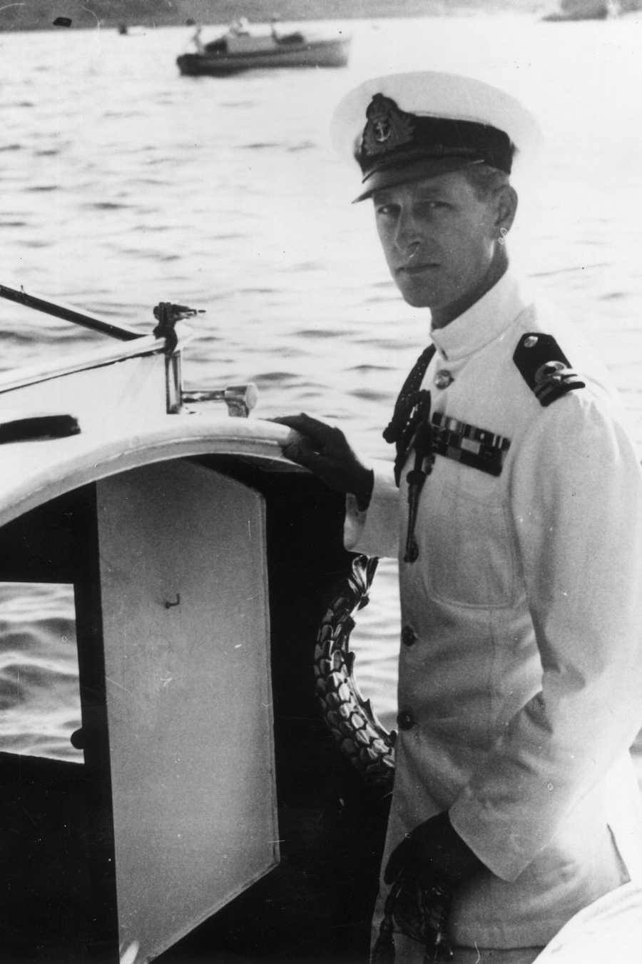 Sailor, Military officer, Vehicle, Military person, Naval architecture, Uniform, Navy, Sailor, Military officer, Vehicle, Military person, Naval architecture, Uniform, Navy,