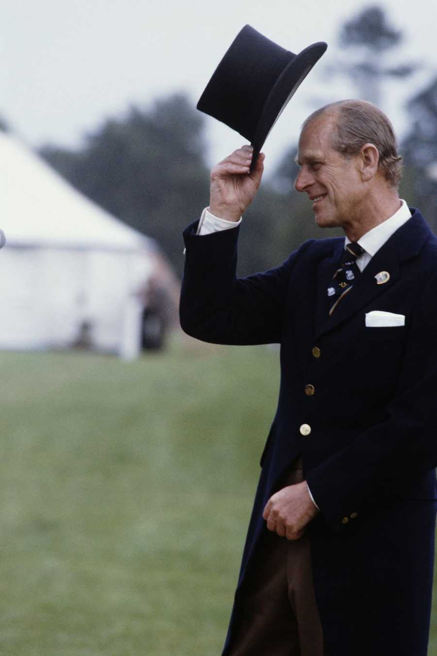 Official, Academic dress, Uniform, Gesture, Formal wear, Military officer, Military, Colonel, Military rank, Naval officer, Official, Academic dress, Uniform, Gesture, Formal wear, Military officer, Military, Colonel, Military rank, Naval officer,