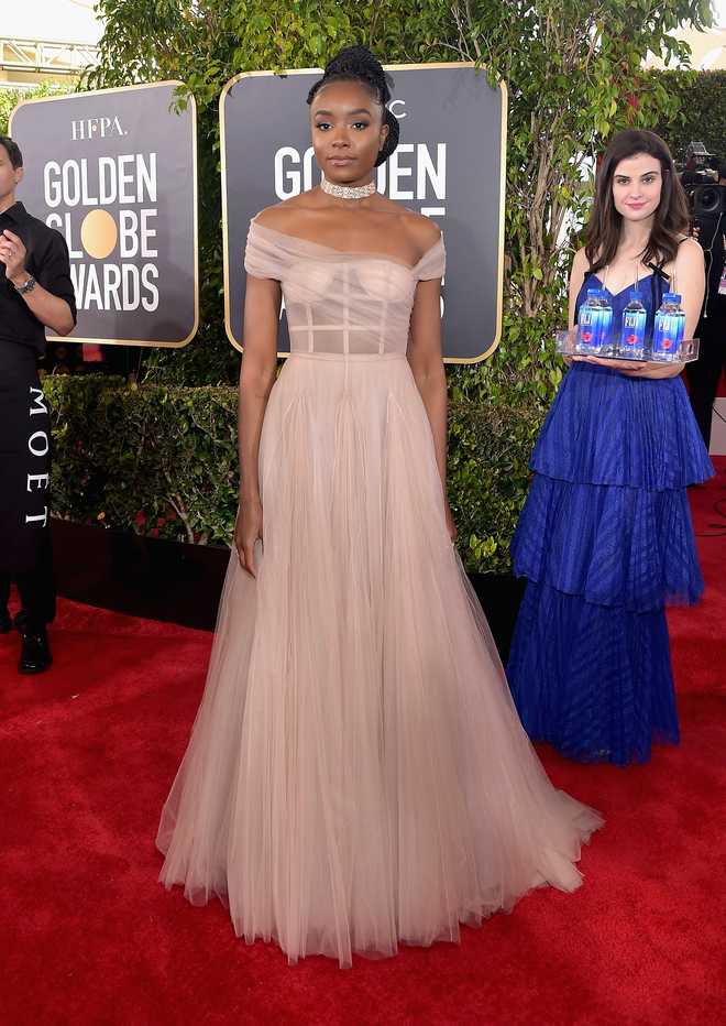 FIJI&#x20;Water&#x20;girl&#x20;Golden&#x20;Globe&#x20;Awards