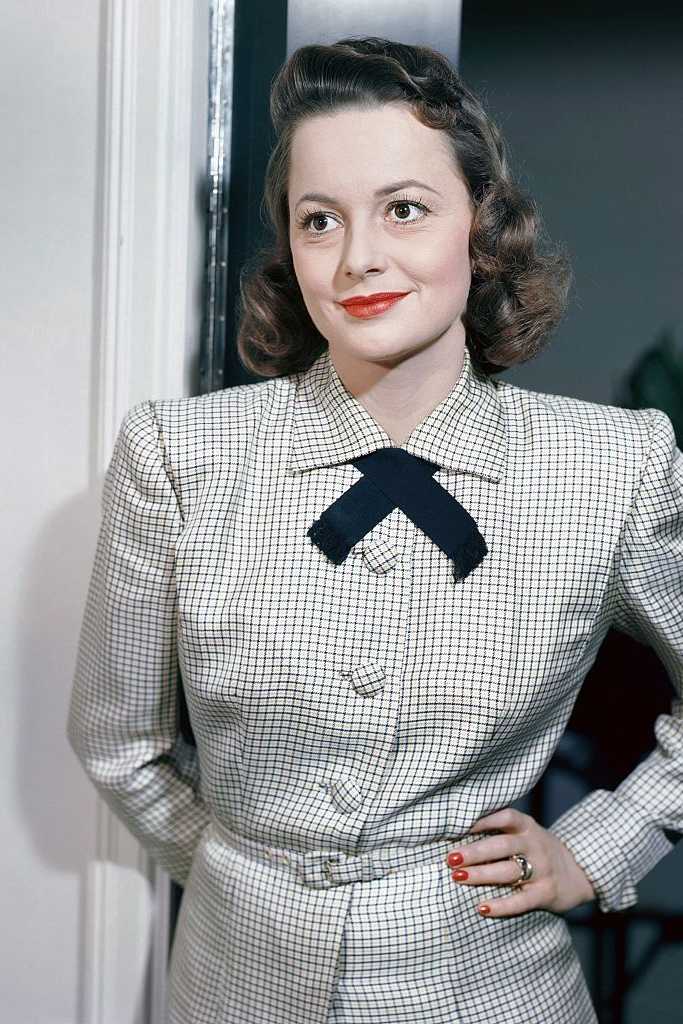 Olivia de Havilland's Life in Photos - Young Olivia de Havilland photos