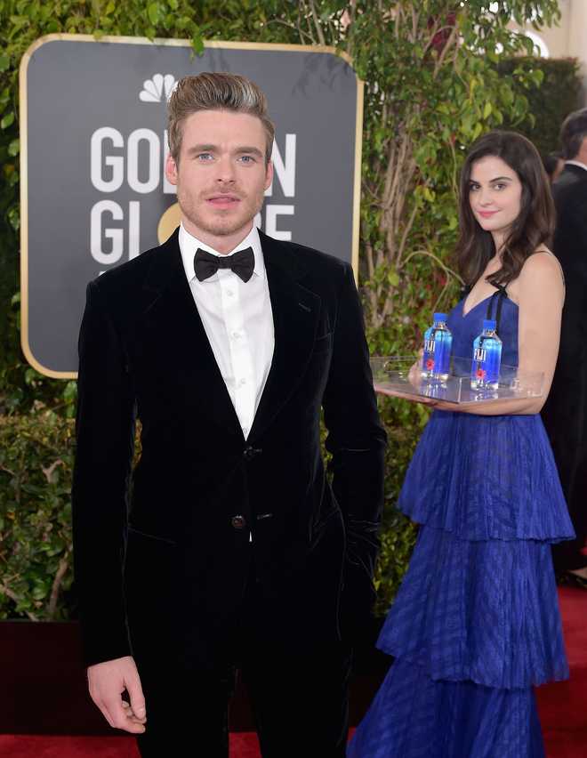 FIJI&#x20;Water&#x20;girl&#x20;Golden&#x20;Globe&#x20;Awards