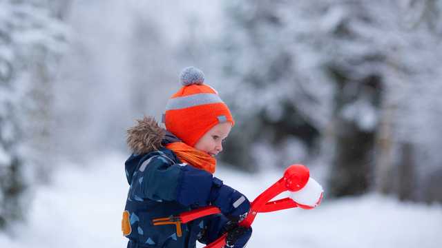 Best Snow Toys for Winter - Kids Snow Toys - Vimarsana News