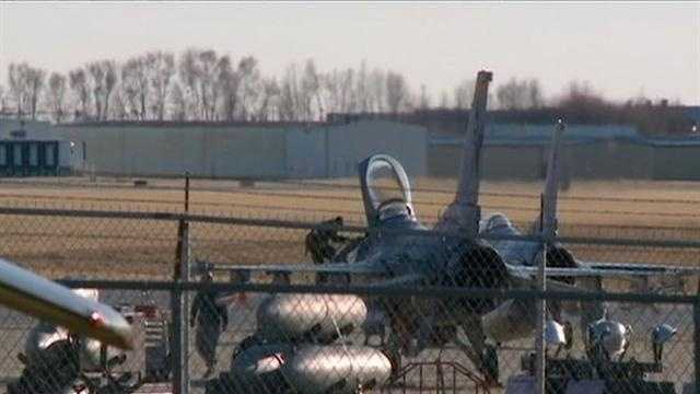 Military Cuts Iowa Guard f-16