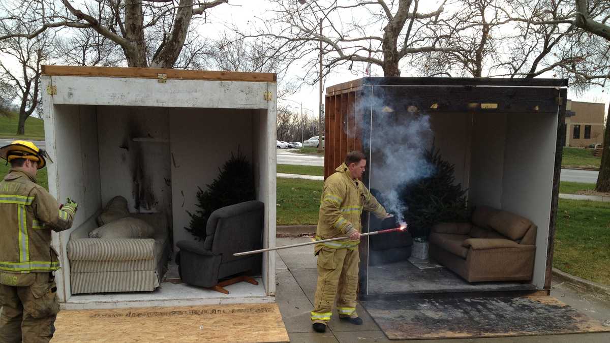 Photos How fast does a dry Christmas tree catch fire?