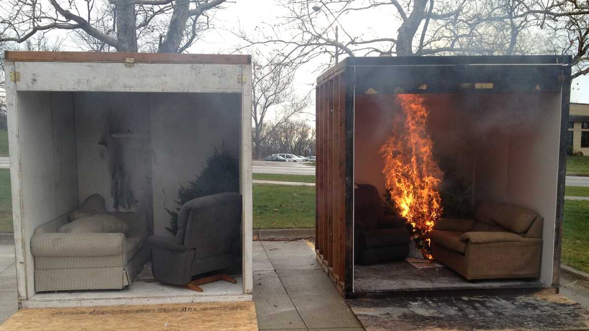 Photos How fast does a dry Christmas tree catch fire?