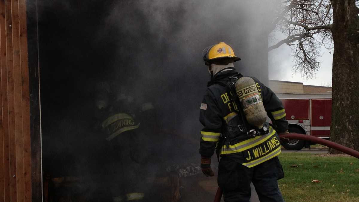 Photos How fast does a dry Christmas tree catch fire?