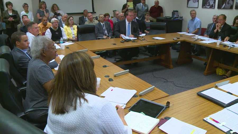 The State Board of Education voted down a proposed rules change Thursday that governs when schools can start classes.