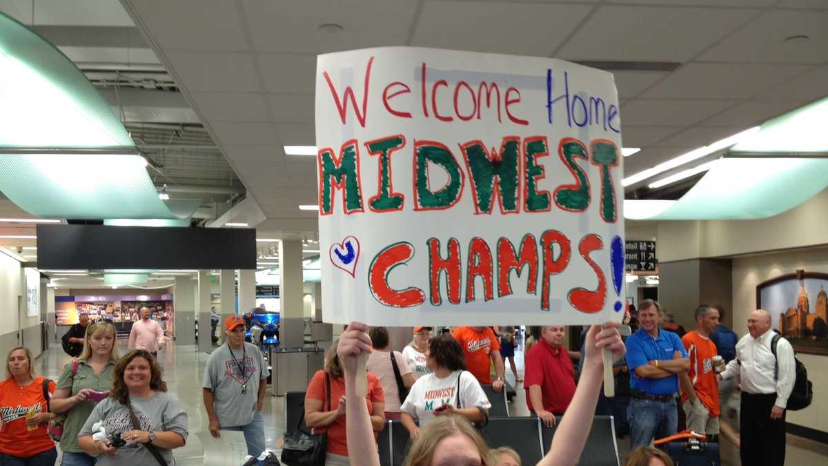 Photos Urbandale Little League team arrives home
