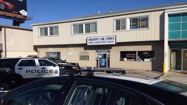 Police Man Possibly Wearing Darth Vader Hoodie Robs Comic Store