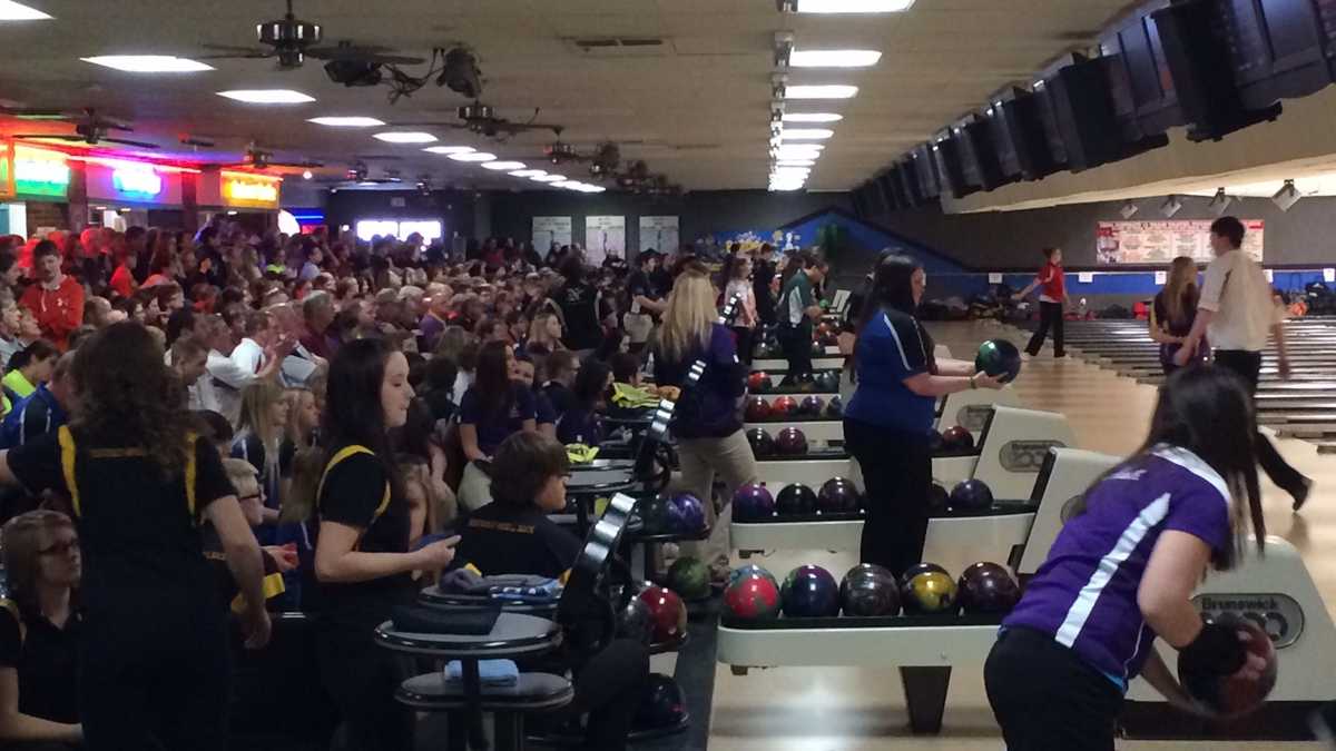 Photos Crowd packed in to watch State Bowling Tournament