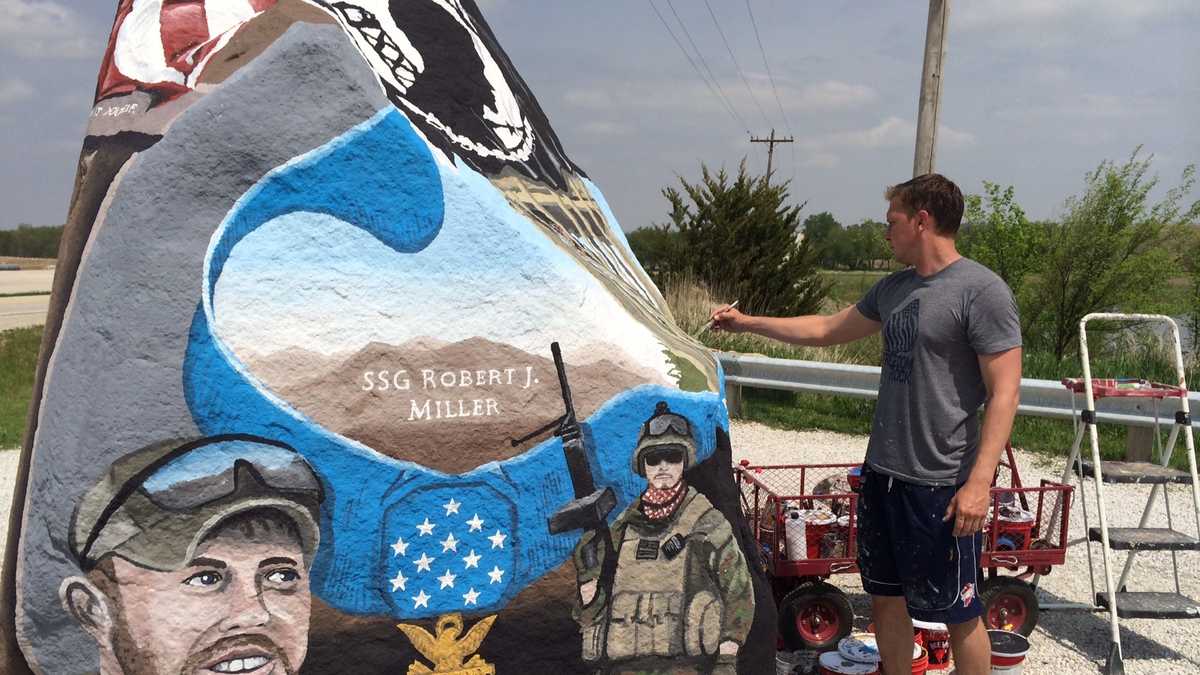 Photos Painting Iowa's Freedom Rock