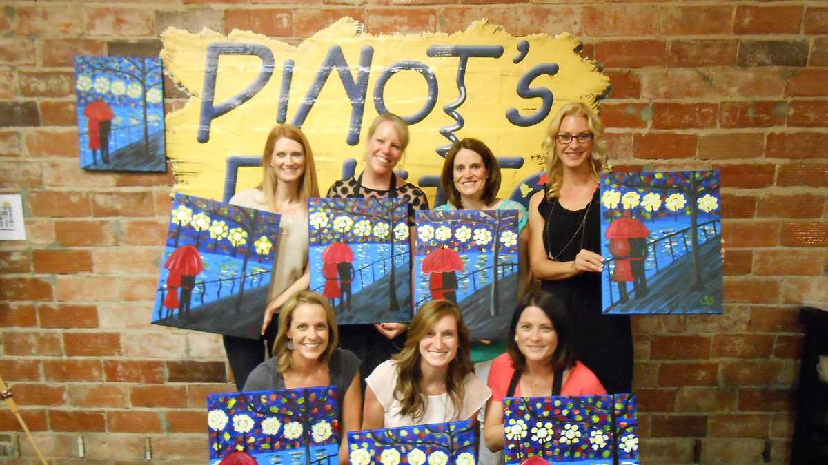 Popular paint and sip studio drops into Des Moines