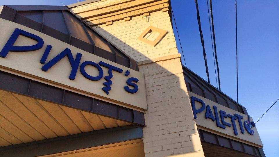 Photos Popular paint and sip studio drops into Des Moines