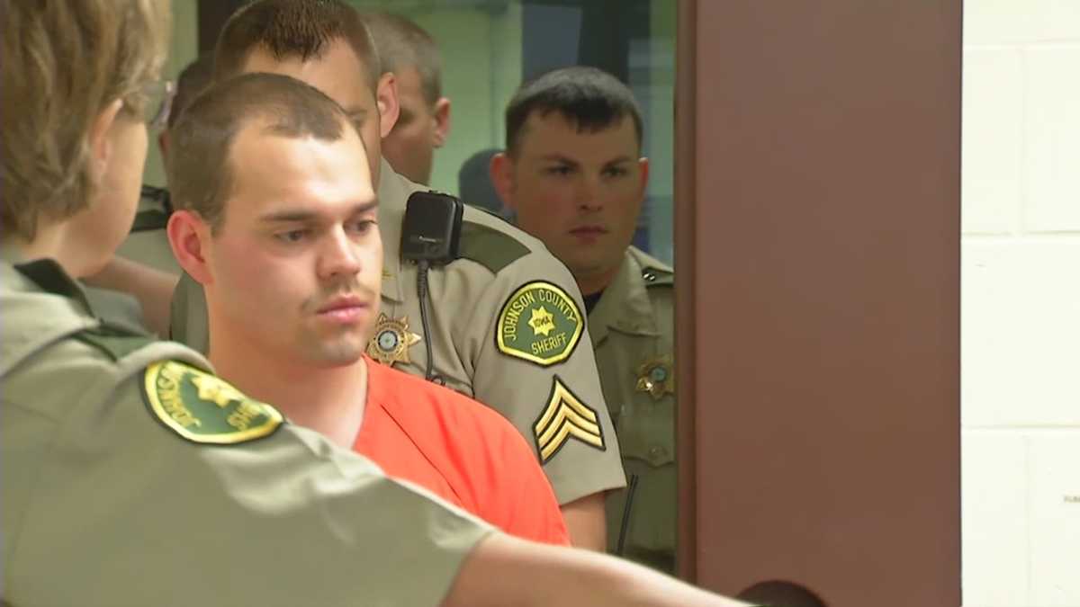 Lawyer in Iowa mall shooting case seeks change of venue