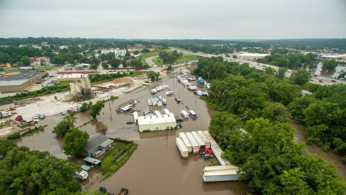 NEW photos View flooding in Des Moines from the air