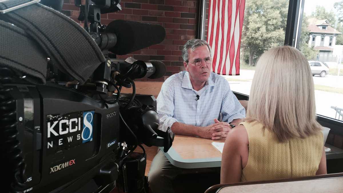 PHOTOS Bush talks with KCCI in first Iowa TV interview