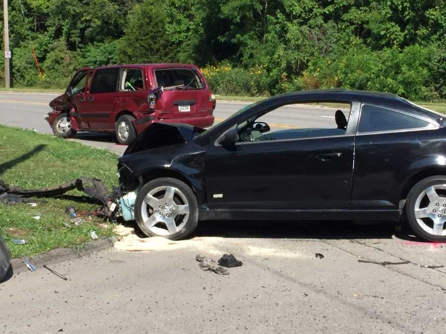 PHOTOS Serious minivan vs. car crash on Hickman Road