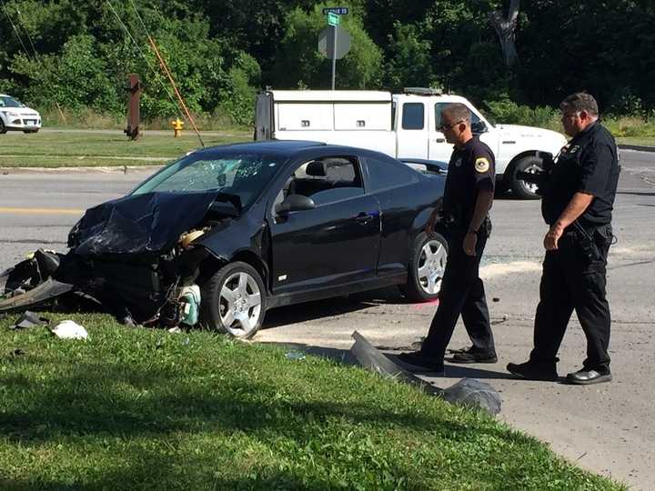 PHOTOS Serious minivan vs. car crash on Hickman Road