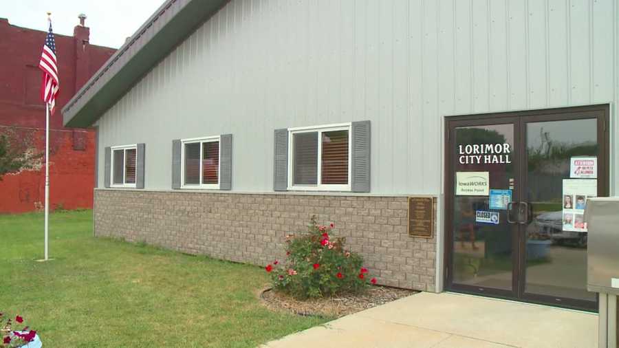 A small-town squabble in Union County caused a city hall to shut down and the town’s mayor to resign.