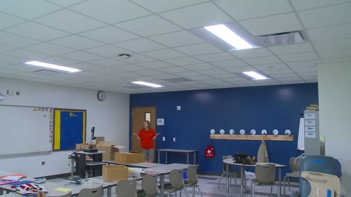 Schools implement new lighting in classrooms to help students