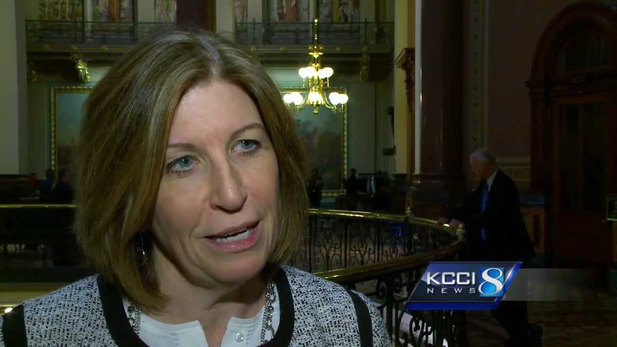 Iowa Lawmakers Combat Human Trafficking 9245