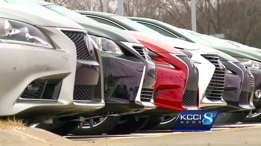 Iowa is one of 31 states to require to vehicles to have a front and rear license plate, but one lawmaker wants to change that.