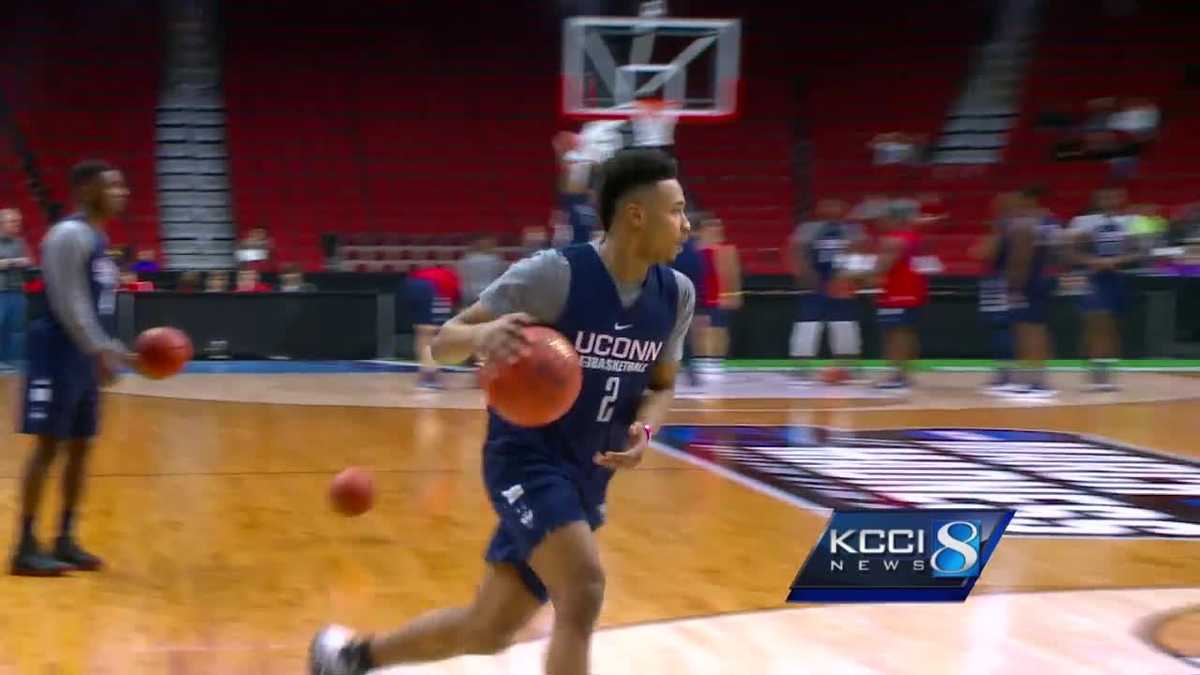 Basketball fans experience March Madness for free