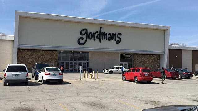 PHOTOS: Gordmans robbery, chase, arrest