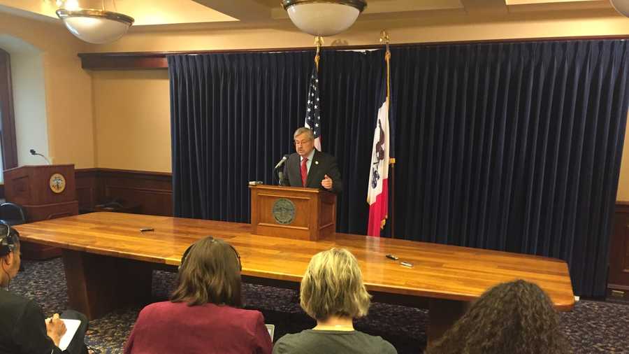 Gov. Terry Branstad weekly news conference