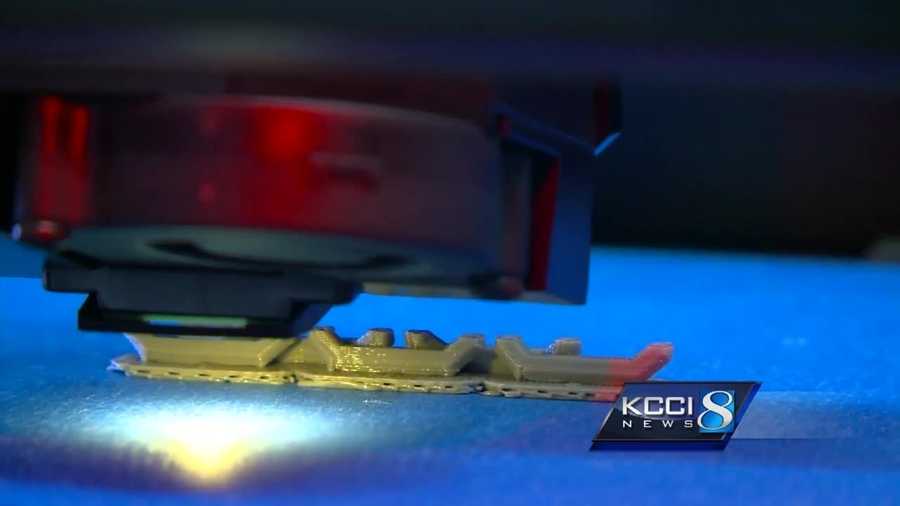 KCCI's Vanessa Peng shows you how students are learning life skills through a 3D printer.