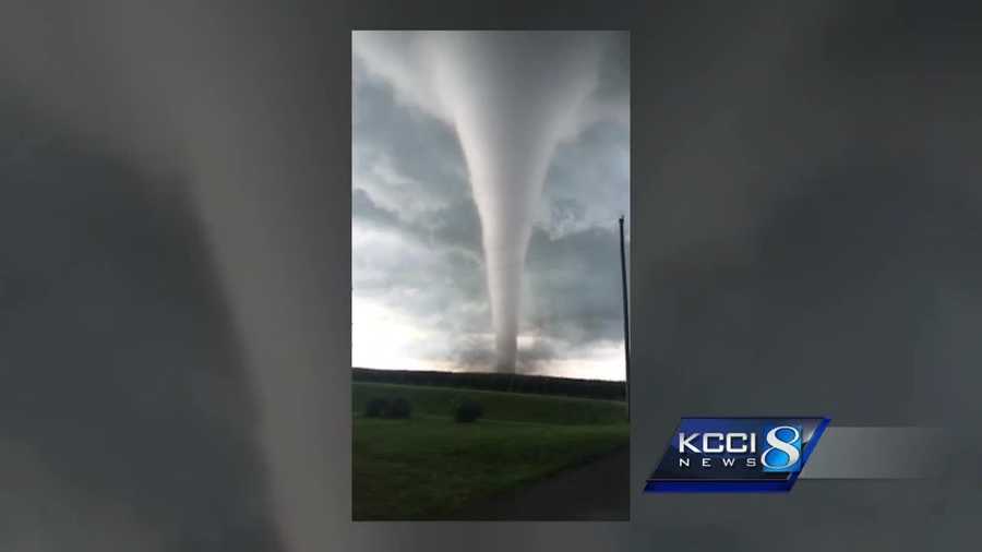 Two Colorado high school students brought amateur storm footage to a new level last weekend after taking their prom pictures in front of a tornado.