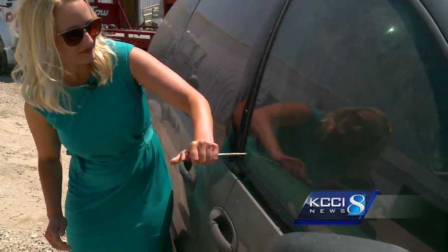 Des Moines police showed KCCI how quickly to get into a locked car in case of an emergency.