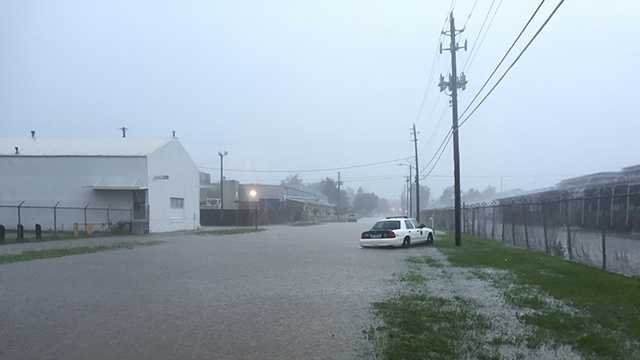 dean flooding 1 Flooded streets at East 30th and Dean Avenue in Des Moines.
