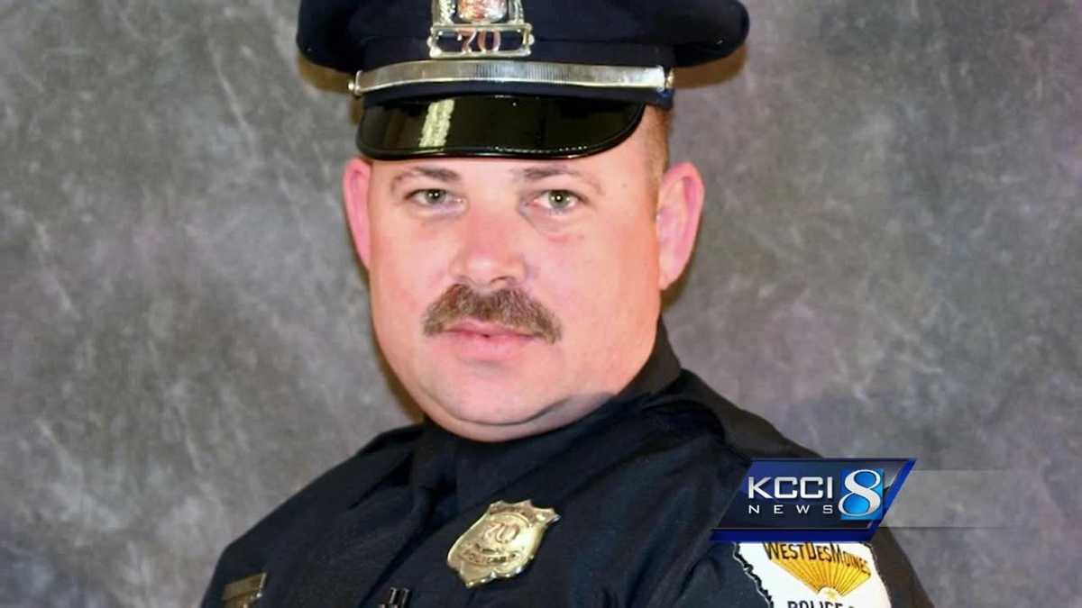 Memorial continues to grow for West Des Moines police officer