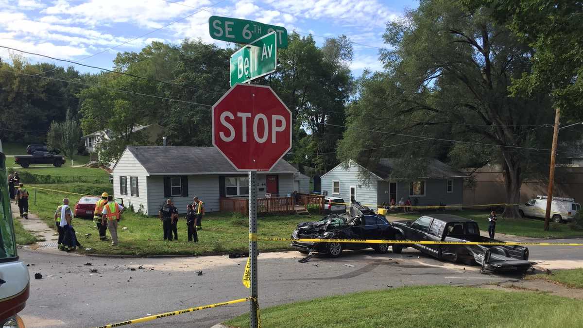 PHOTOS Serious multivehicle crash in Des Moines