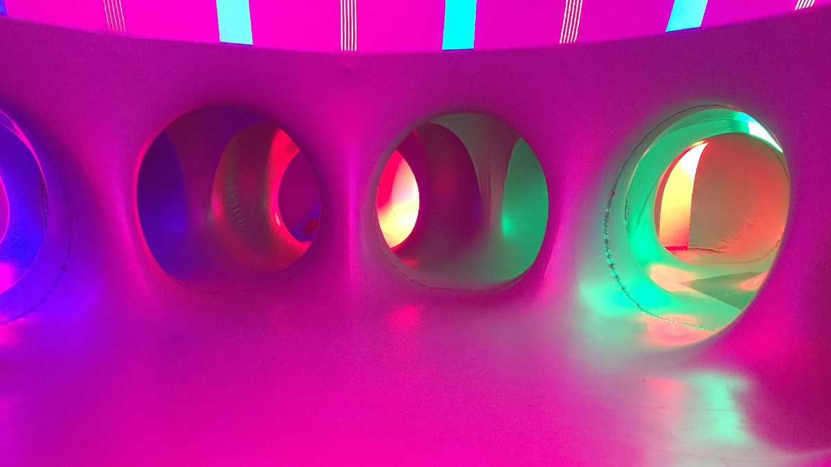 Inflatable walkin sculpture arrives in Des Moines