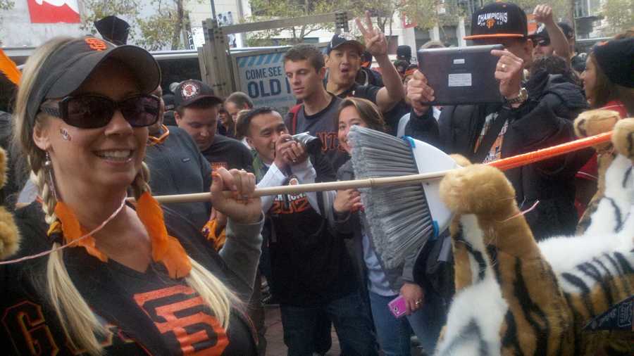 Fans take to San Francisco streets to celebrate Giants' Series