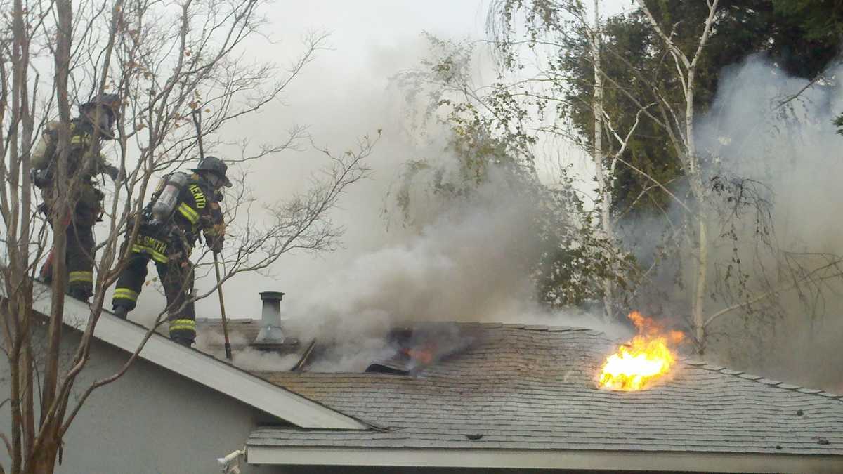 Photos: Crews battle garage fire in Sacramento