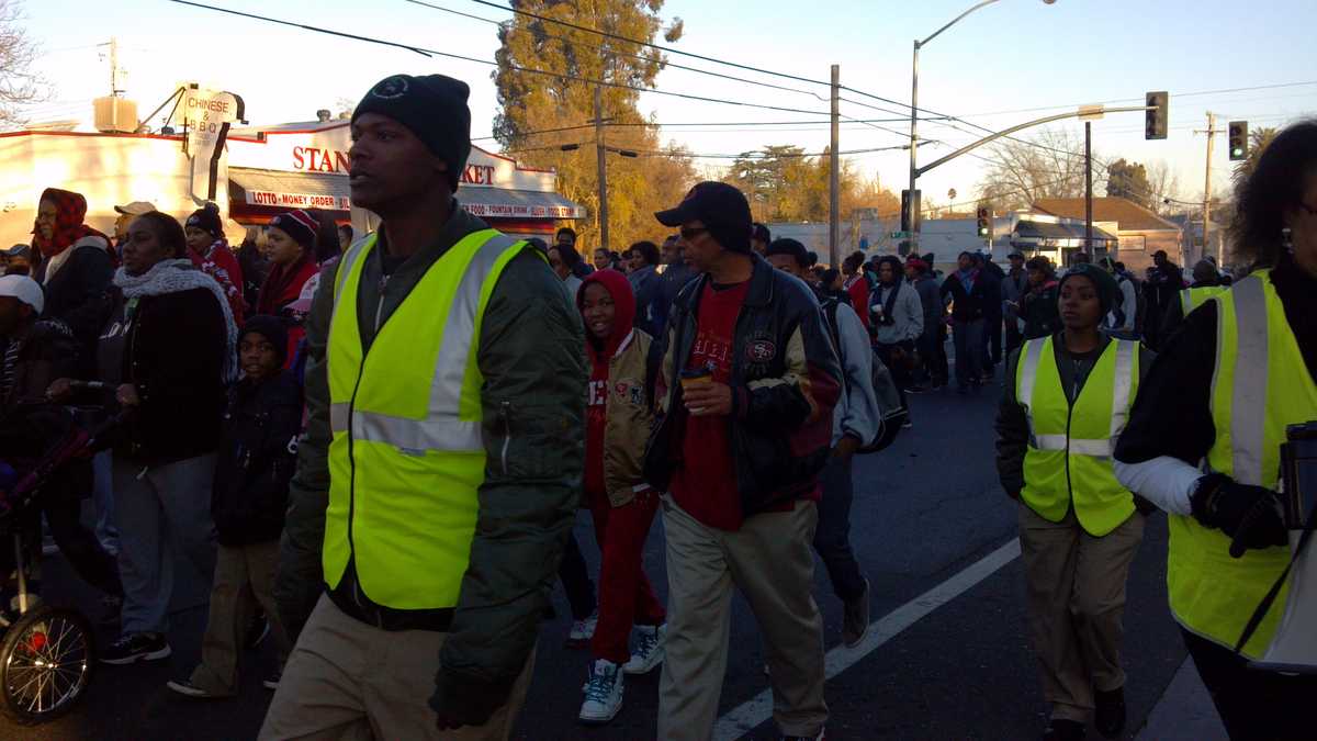 Photos Thousands attend march in Oak Park