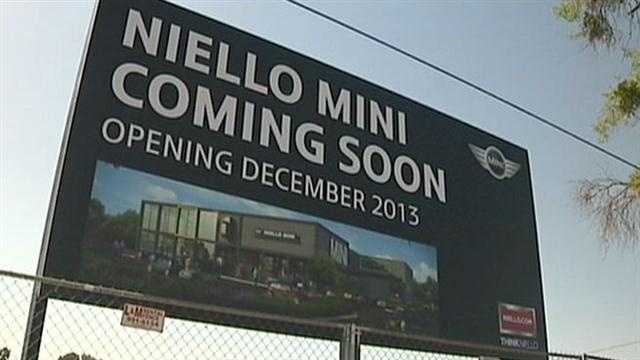 Sacramento residents around Auburn Boulevard hope the addition of a new Niello mini-dealership with help further efforts to clean up the neighborhood.