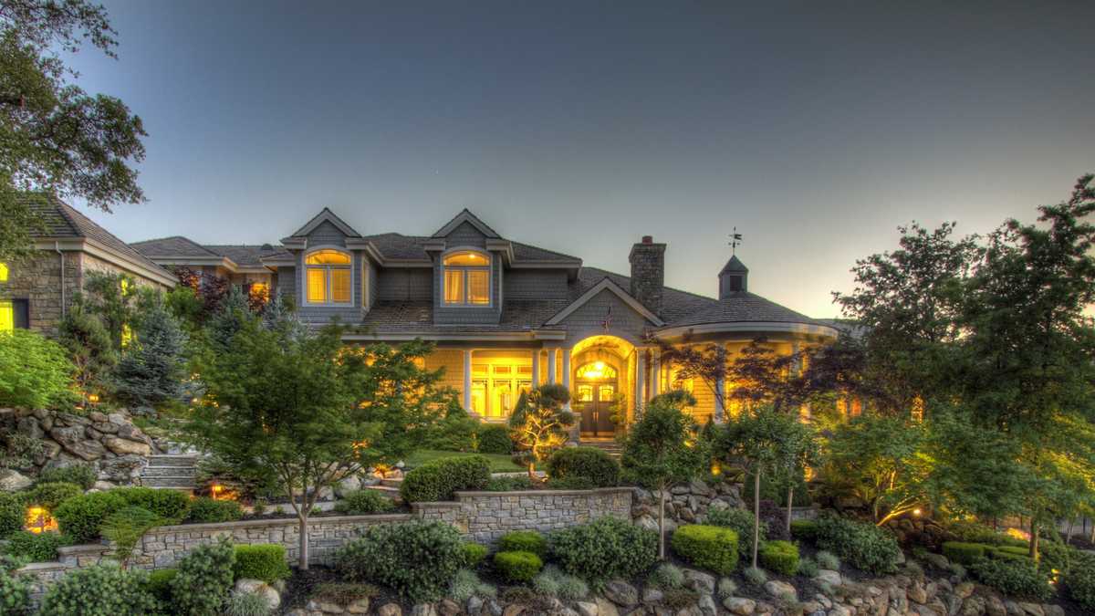 Mansion Monday Luxury overlooking Folsom Lake