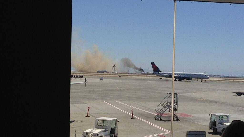 Photos Asiana Airlines Flight Crashes At Sfo