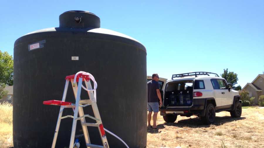 Yuba County officials have delivered a temporary water tank to the residents of Gold Village.